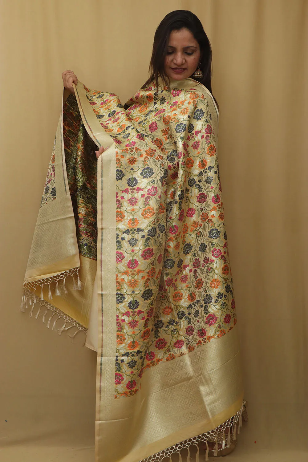 Exquisite Pastel Banarasi Kimkhwab Design Silk Dupatta - Elegant and Luxurious